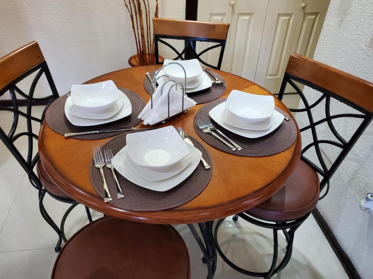 Maison Romantique Кингстън Екстериор снимка