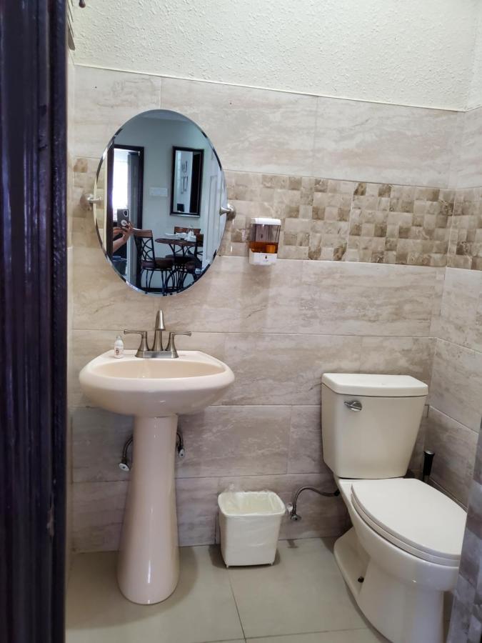 Maison Romantique Кингстън Екстериор снимка