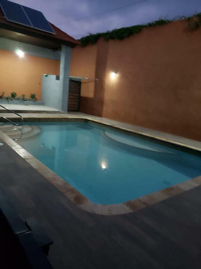 Maison Romantique Кингстън Екстериор снимка